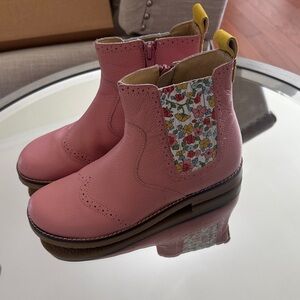 Mini Boden Pink Floral Elastic Chelsea Boots with Yellow Pull Tab